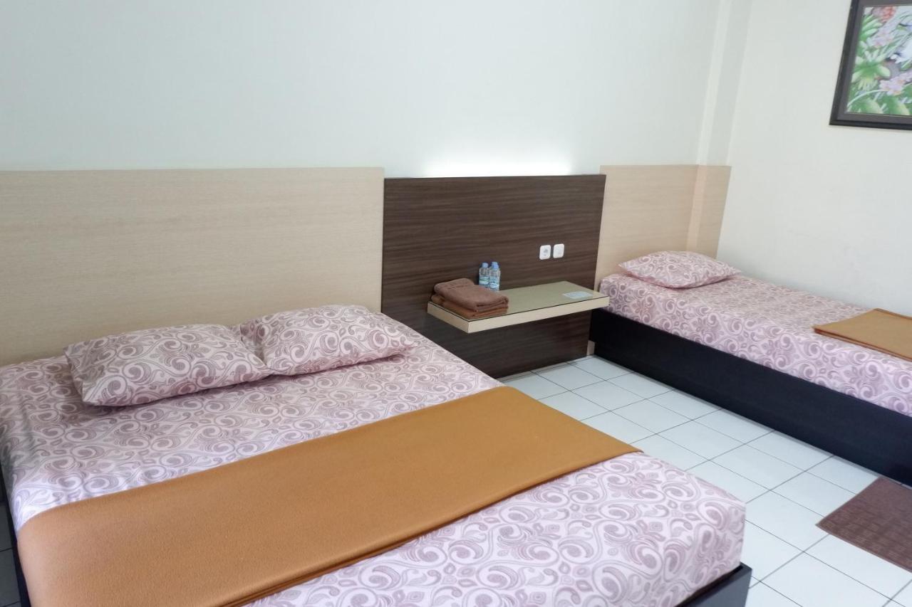 Hotel Taman Indah Madiun Exterior foto